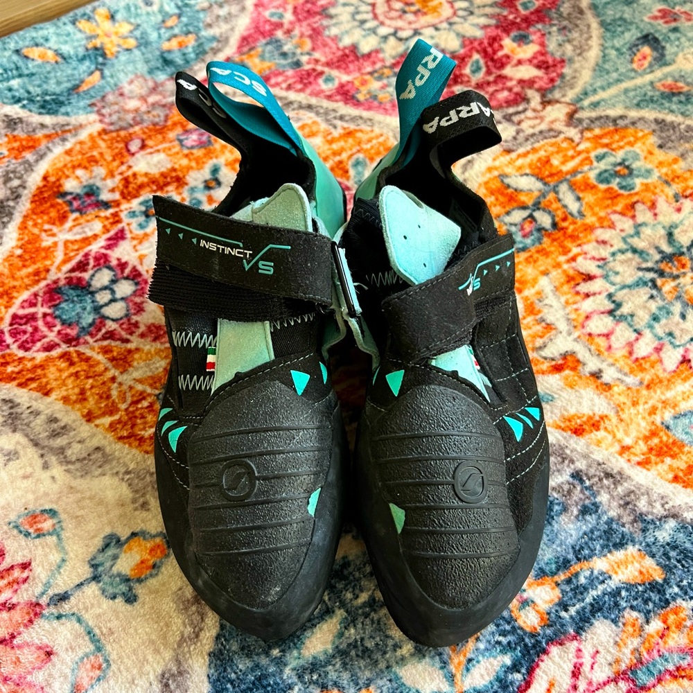 Scarpa Instinct VS climbing shoes